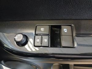 Toyota Hilux 2.4GD-6 single cab Raider manual - Image 20