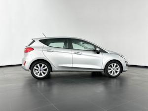 Ford Fiesta 1.0 Ecoboost Trend 5-Door automatic - Image 4
