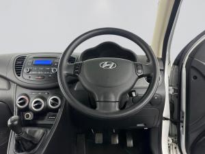 Hyundai i10 1.25 GLS/FLUID - Image 10