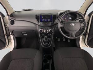 Hyundai i10 1.1 GLS/MOTION - Image 11
