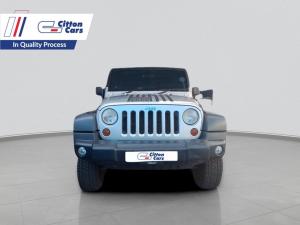 Jeep Wrangler 3.8 Unltd Rubicon automatic - Image 2