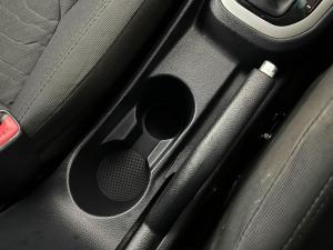 Kia RIO1.4 automatic - Image 17