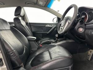 Kia Cerato 2.0 5-Door automatic - Image 15