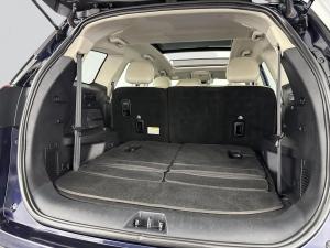 Mahindra XUV 700 2.0 AX7L automatic - Image 16