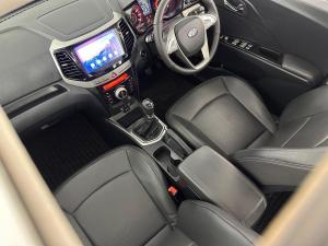 Mahindra XUV300 1.2T - Image 10