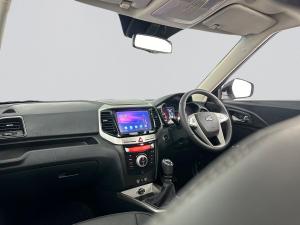 Mahindra XUV300 1.2T - Image 12