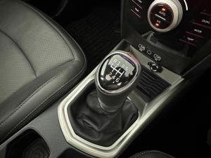 Mahindra XUV300 1.2T - Image 6