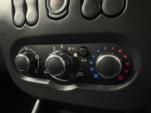 Nissan NP200 1.6 Safety PackS/C - Image 10