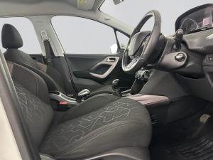 Peugeot 2008 1.6 VTiActive - Image 14