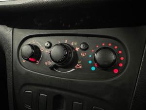 Renault Sandero 900T Stepway Expression - Image 8