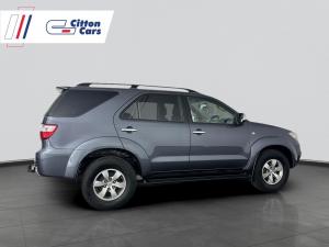 Toyota Fortuner 3.0D-4D Raised Body automatic - Image 5