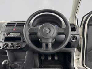 Volkswagen Polo Vivo 1.6 Trendline - Image 12