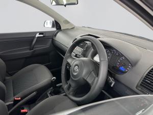 Volkswagen Polo Vivo 1.6 Trendline - Image 19