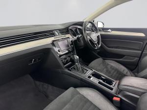 Volkswagen Passat 2.0 TSI R-LINE DSG - Image 13