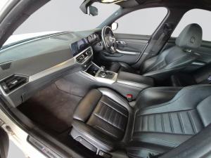 BMW 320i M Sport Launch Edition automatic - Image 3