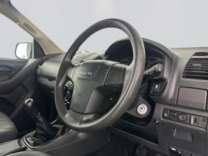Isuzu D-MAX 250 HO HI-RIDE E/CAB - Image 9