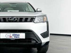 Mahindra XUV300 1.5D - Image 4