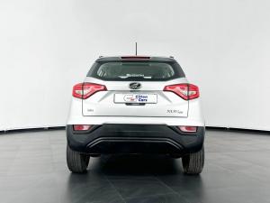 Mahindra XUV300 1.5D - Image 6