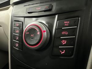 Mahindra XUV300 1.5D - Image 9