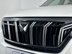 Mahindra XUV 700 2.0 AX7L automatic - Image 12