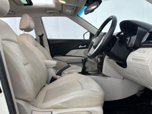 Mahindra XUV300 1.2T - Image 15