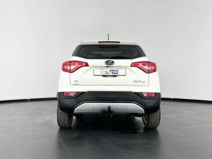 Mahindra XUV300 1.2T - Image 5