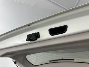 Mahindra XUV300 1.2T - Image 6