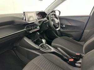Peugeot 2008 1.2T Active automatic - Image 13