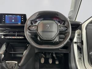 Peugeot 208 1.2 Active - Image 13