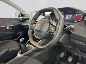 Peugeot 208 1.2 Active - Image 17