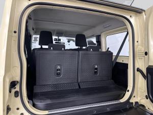 Suzuki Jimny 1.5 GLX - Image 17