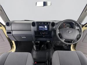 Toyota Land Cruiser 79 4.0PD/C - Image 18
