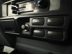 Toyota Land Cruiser 79 4.0PD/C - Image 7