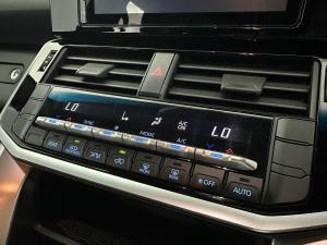 Toyota Landcruiser 300 V6 3.3D GX-R - Image 13