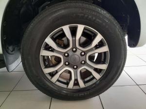 Ford Everest 2.0D BI-TURBO 4X4 automatic - Image 11