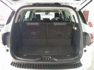 Ford Everest 2.0D BI-TURBO 4X4 automatic - Image 5