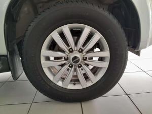 Isuzu MU-X 3.0D automatic - Image 11