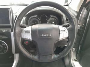 Isuzu MU-X 3.0D automatic - Image 19