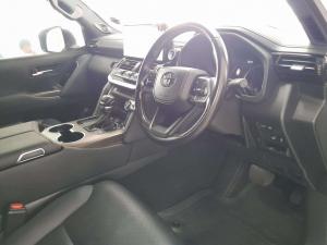 Toyota Landcruiser 300 V6 3.5T ZX - Image 9