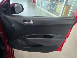 Hyundai Grand i10 1.0 Motion automatic - Image 18