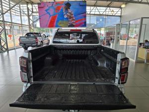 Isuzu D-MAX 3.0 Ddi V-CROSS HR automatic D/C - Image 5