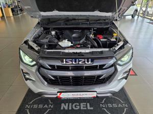 Isuzu D-MAX 3.0 Ddi V-CROSS HR automatic D/C - Image 9