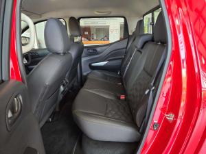 Nissan Navara 2.5DDTI LE/LE Plus automatic D/C - Image 12