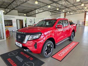 Nissan Navara 2.5DDTI LE/LE Plus automatic D/C - Image 15