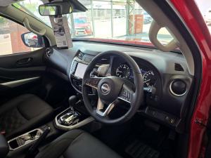 Nissan Navara 2.5DDTI LE/LE Plus automatic D/C - Image 8