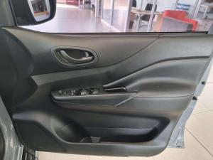 Nissan Navara 2.5DDTI PRO-2X automatic D/C - Image 12