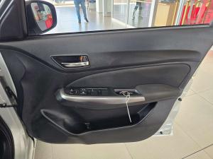 Suzuki Swift 1.2 GLX - Image 14