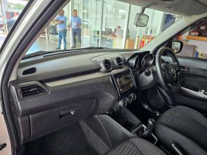 Suzuki Swift 1.2 GLX - Image 16