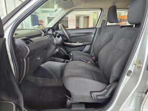 Suzuki Swift 1.2 GLX - Image 9