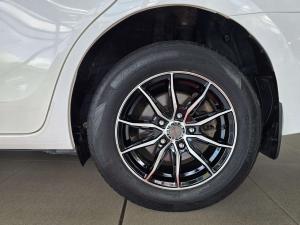 Toyota Corolla 1.3 Prestige - Image 10